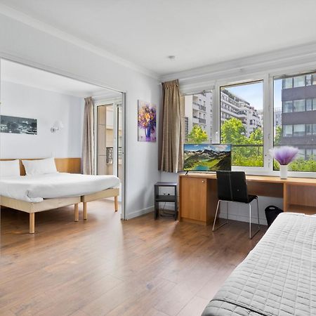 Grand Appartement Avec Balcon - Proche Parc Des Expo - Parking Privee Issy-les-Moulineaux Exterior photo