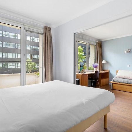 Grand Appartement Avec Balcon - Proche Parc Des Expo - Parking Privee Issy-les-Moulineaux Exterior photo