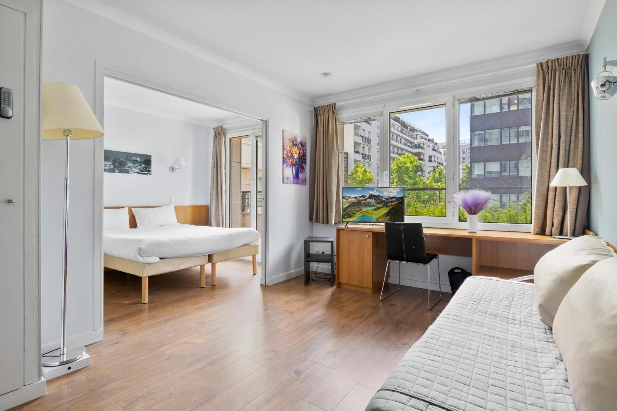 Grand Appartement Avec Balcon - Proche Parc Des Expo - Parking Privee Issy-les-Moulineaux Exterior photo